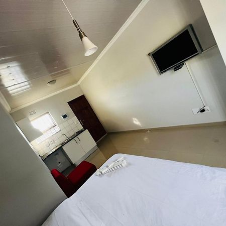 Victoria Guest Lodge 贝尔维尔 外观 照片